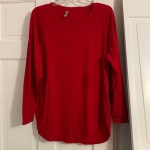 Women’s long sleeve tunic style tshirt size Medium good condition red color
